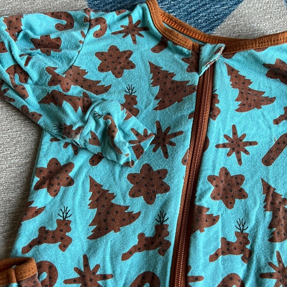 Kickee Pants 9-12 months Zip-Up Footless One Piece Christmas Cookies - Picture 2 of 16